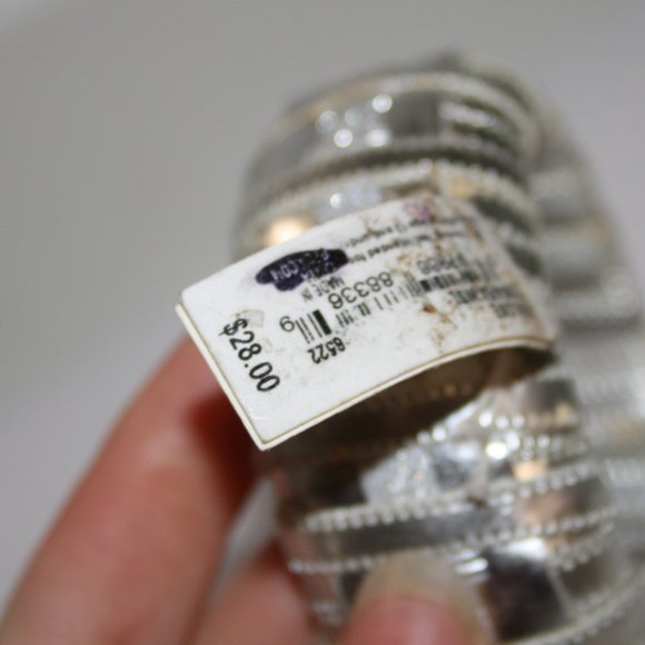 Beautiful silver leather bangle bracelet NWT New Directions 7" - Picture 3 of 6